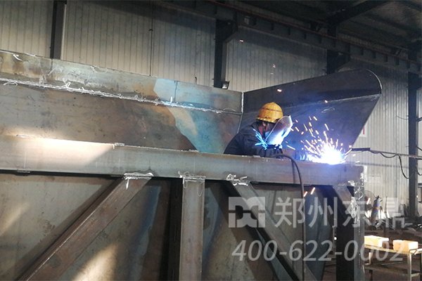 煤泥烘干機(jī)設(shè)備制造現(xiàn)場